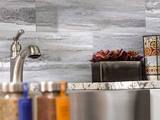 Palisade Wall Panel in Hermitage Granite