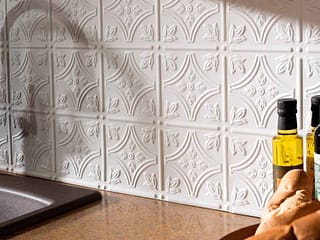 Fasade Backsplash - Traditional 1 in Matte White