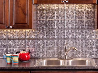 Fasade Backsplash - Traditional 1 in Crosshatch Silver