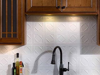 Fasade Backsplash - Traditional 4 in Matte White