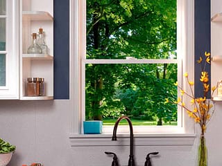 Fasade Backsplash - Hammered in Gloss White