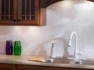 Fasade Backsplash - Traditional 6 in Matte White