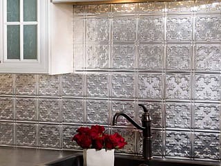 Fasade Backsplash - Traditional 10 in Brushed Aluminum