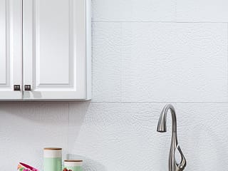 Fasade Backsplash - Safari in Matte White