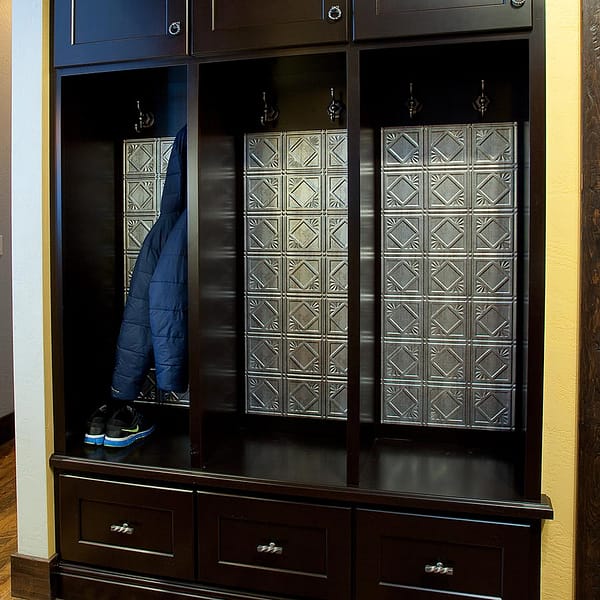 Coat Rack with Fasade Traditional 4 in Crosshatch Silver