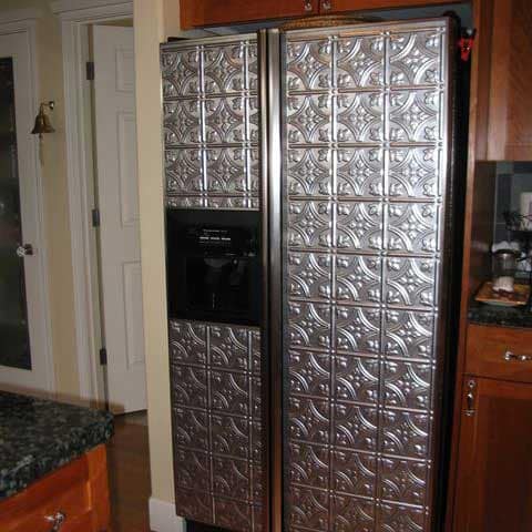 Refrigerator with Fasade Traditional 1 in Crosshatch Silver