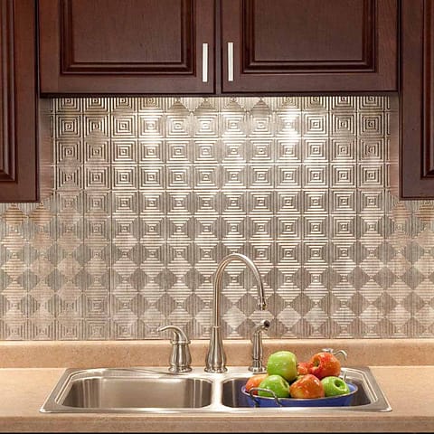 Fasade Backsplash - Miniquattro in Crosshatch Silver