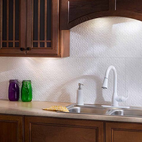 Fasade Backsplash - Traditional 6 in Matte White
