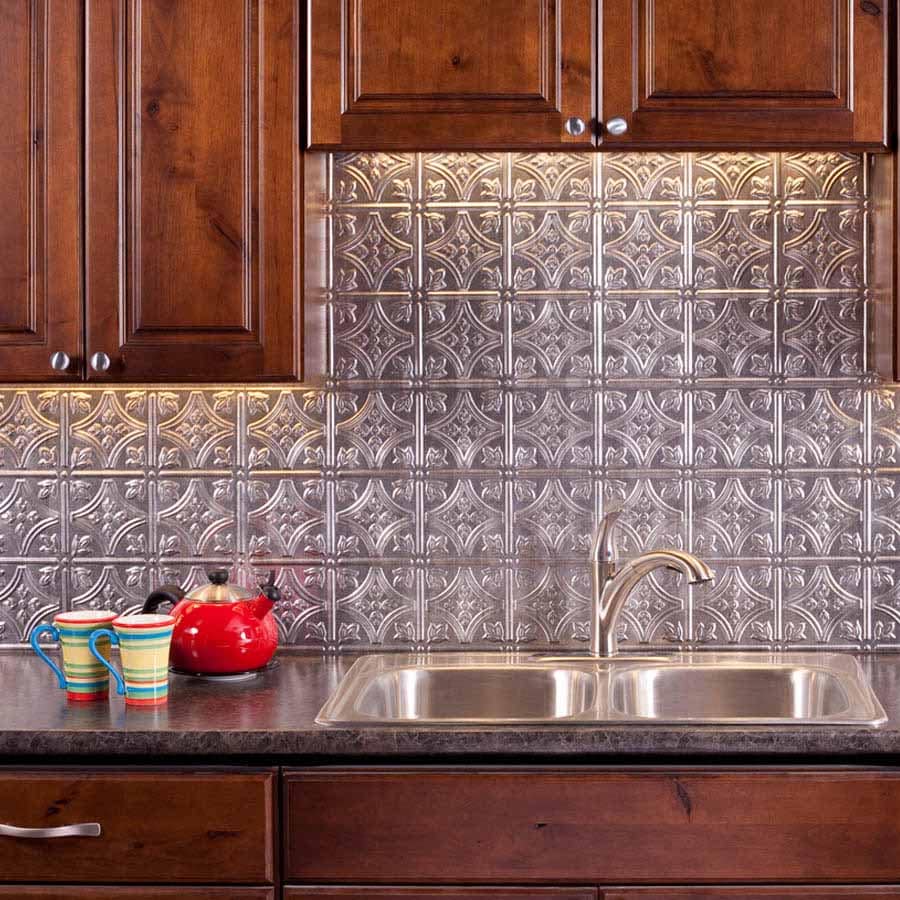 Fasade Backsplash - Traditional 1 in Crosshatch Silver