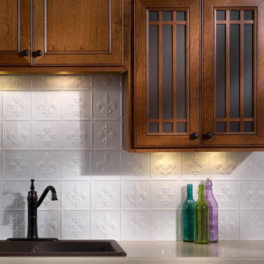 Fasade Backsplash - Fleur de lis in Gloss White