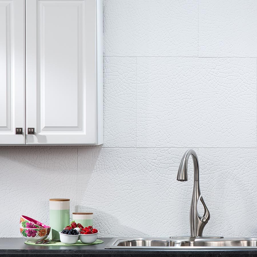 Fasade Backsplash - Safari in Matte White