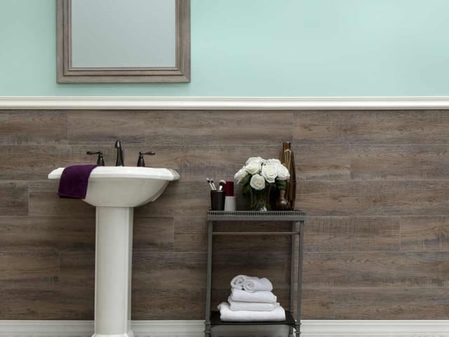 Palisade Wall Plank in Natural Oak