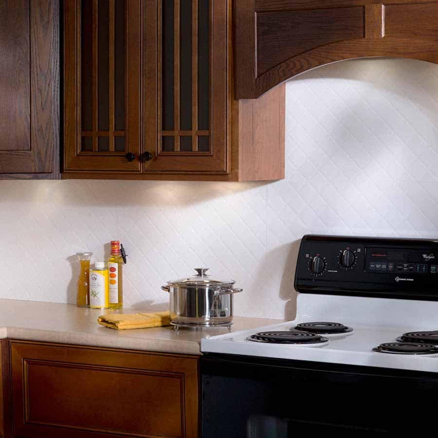 Fasade Backsplash - Quilted in Matte White