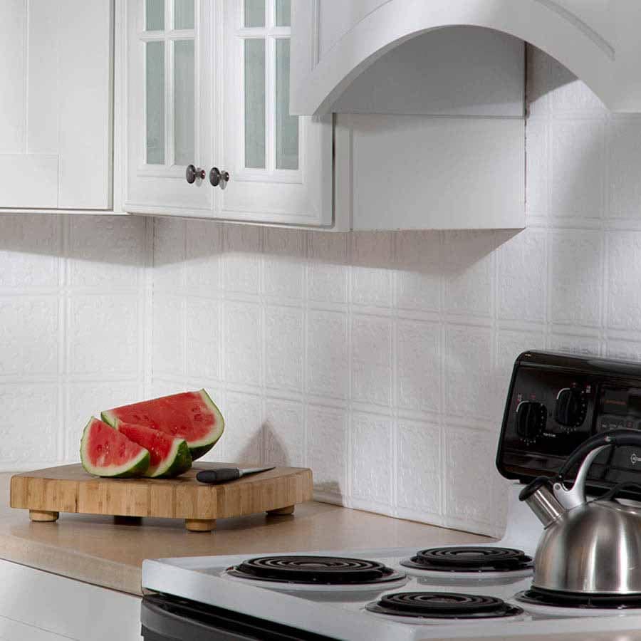 Fasade Backsplash - Traditional 6 in Matte White