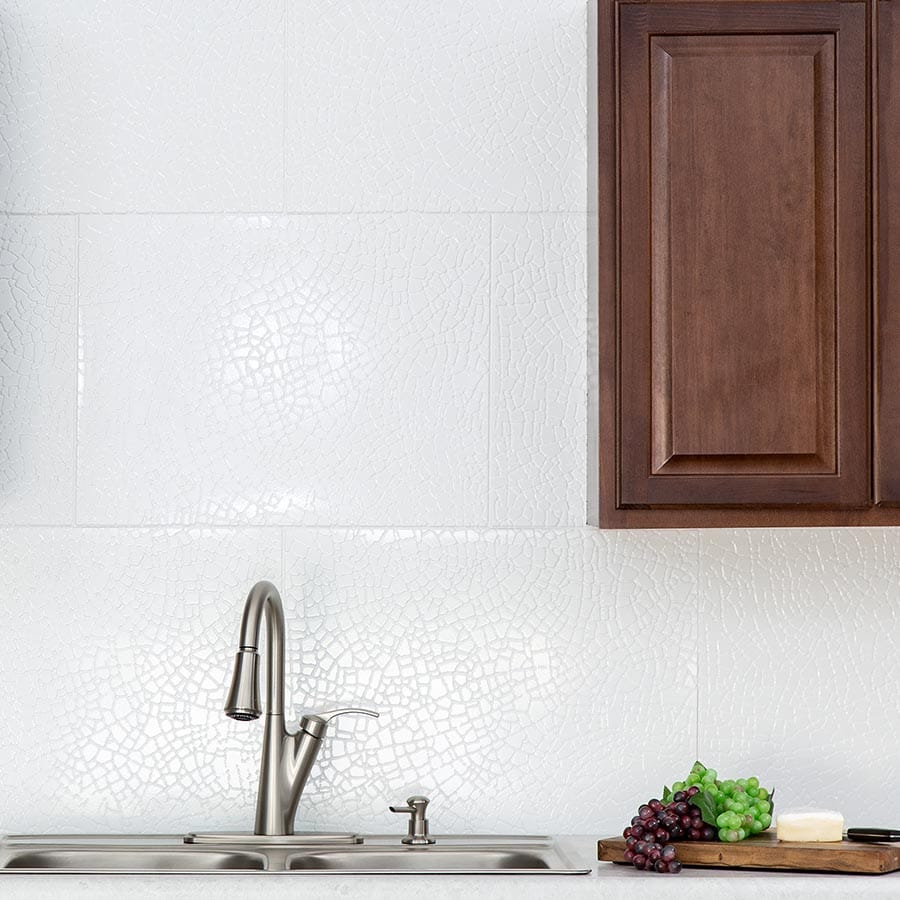 Fasade Backsplash - Safari in Gloss White