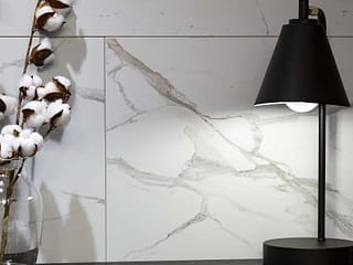 Palisade 15" x 26" Tile in Carrara Marble