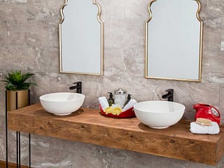 Palisade Wall Tile (Small Profile) in Venetian Marble