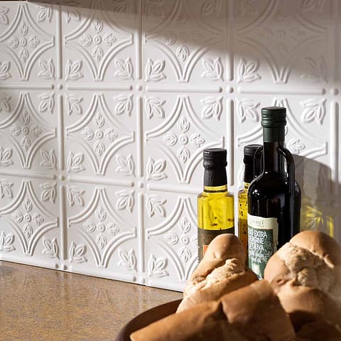Fasade&#039;s Traditional 1 backsplash in Matte White
