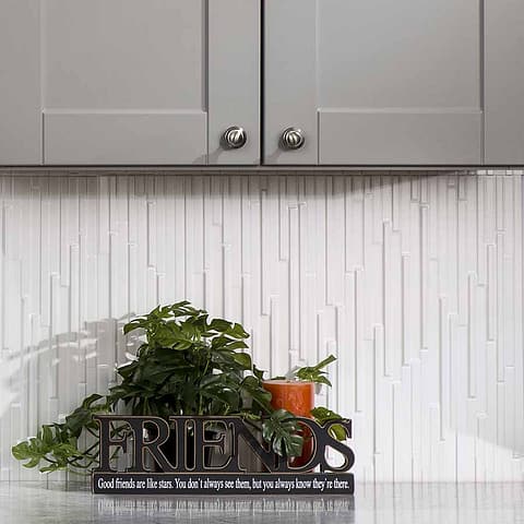 Fasade&#039;s Skyline in Gloss White