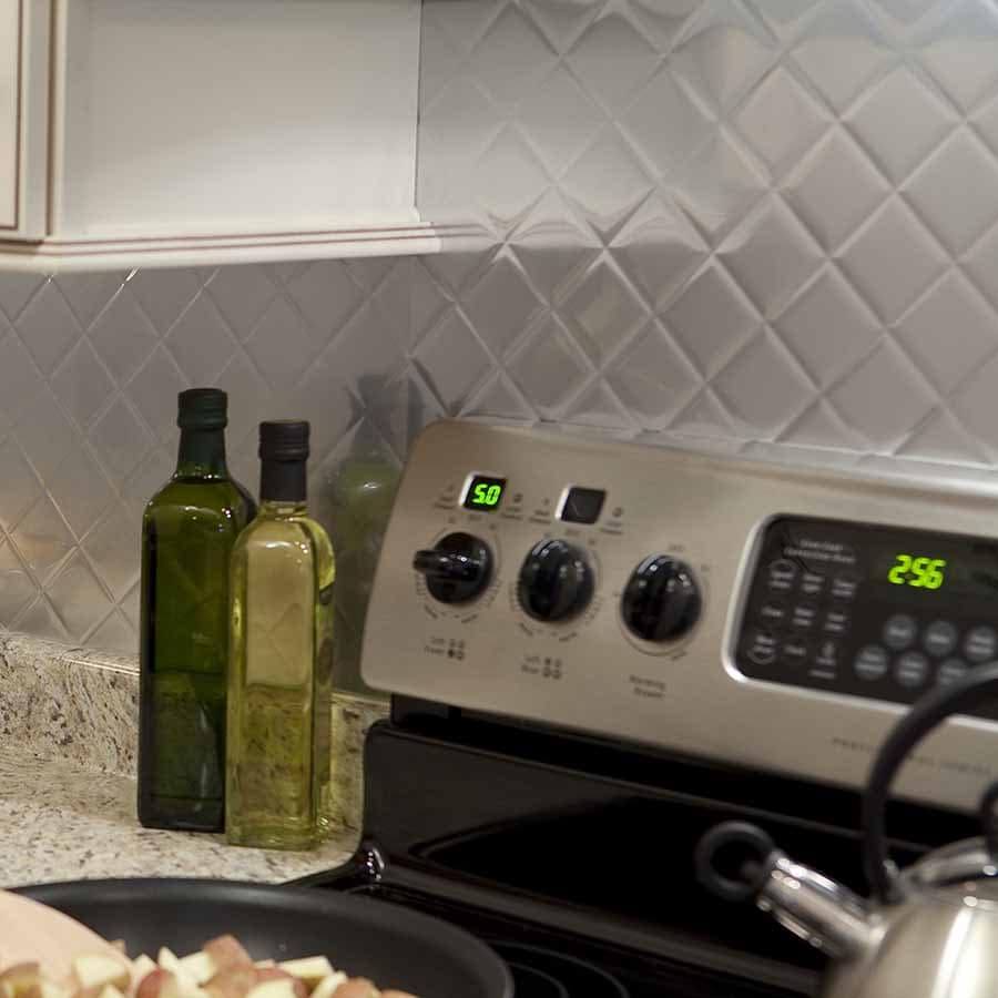 Fasade Backsplash in Quilted