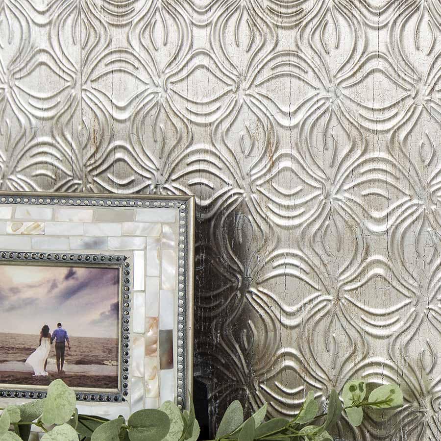 Fasade's Lotus in Vintage Metal