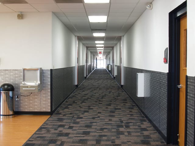 CJ &amp; Associates, Diamond Plate in CrossHatch Silver