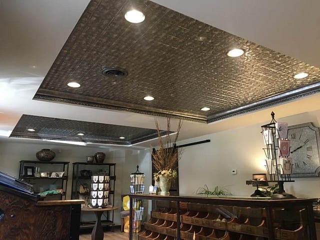 Fasade Traditional 2 in Crosshatch Silver