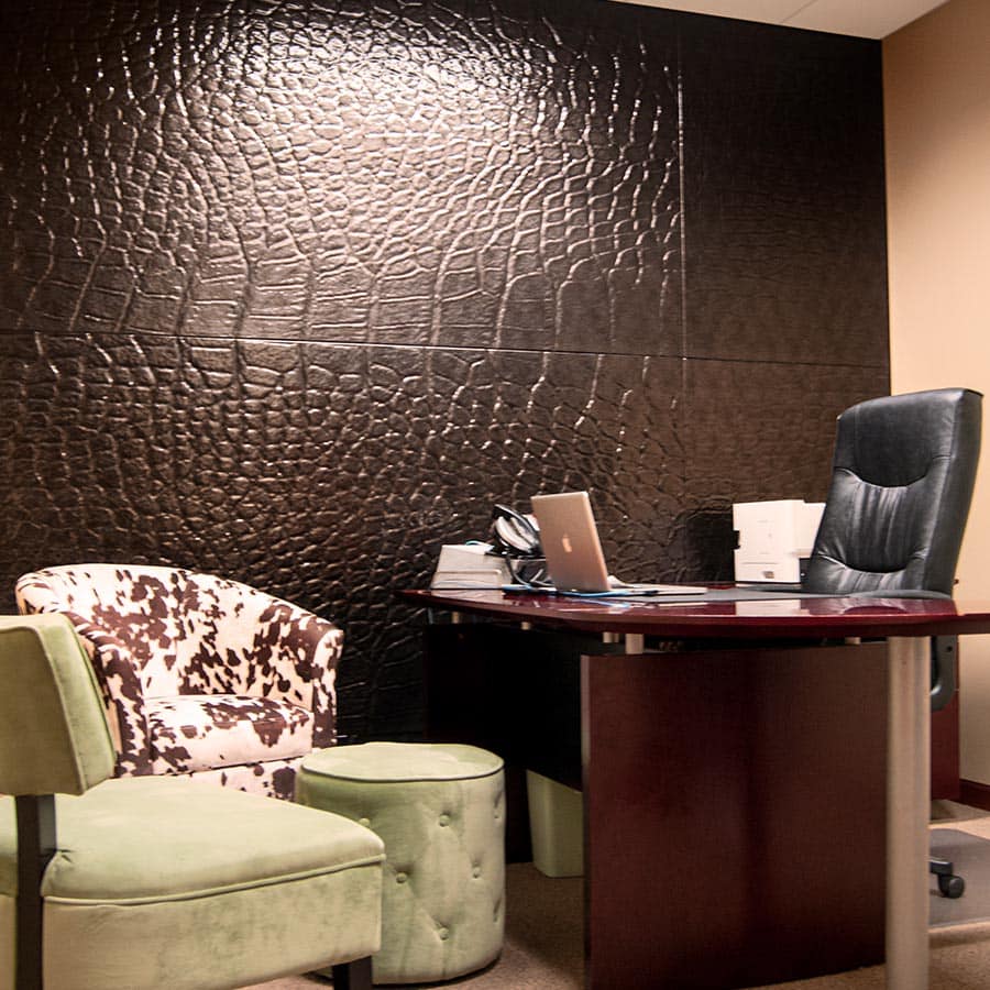 Cayman wall panel in Smoked Pewter